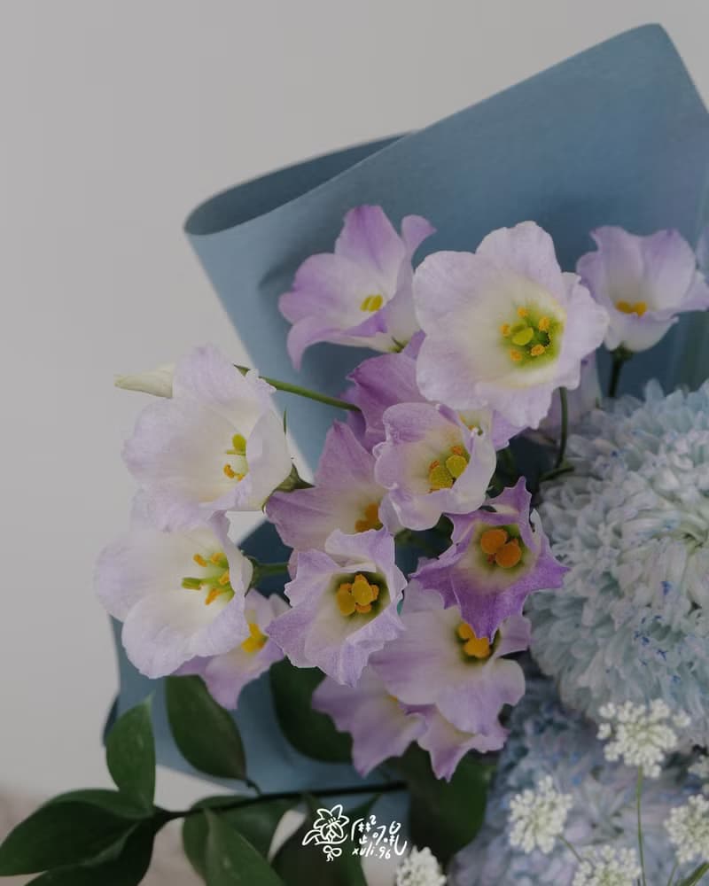 Azure. 藍紫色調 鮮花花束