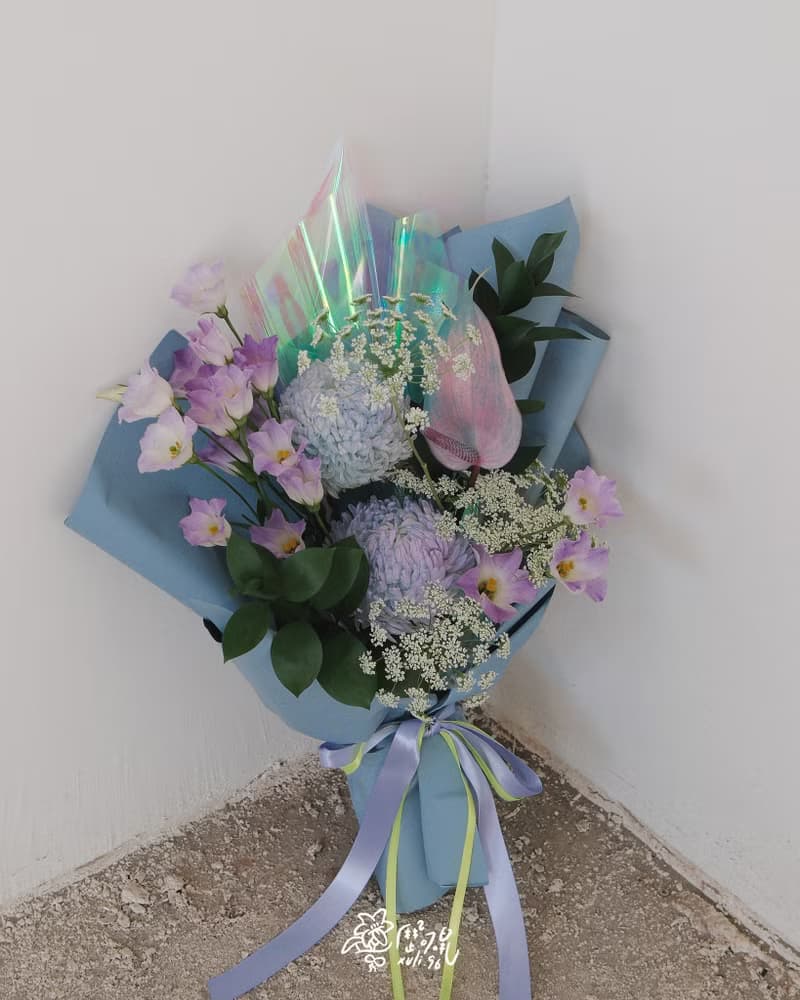 Azure. 藍紫色調 鮮花花束