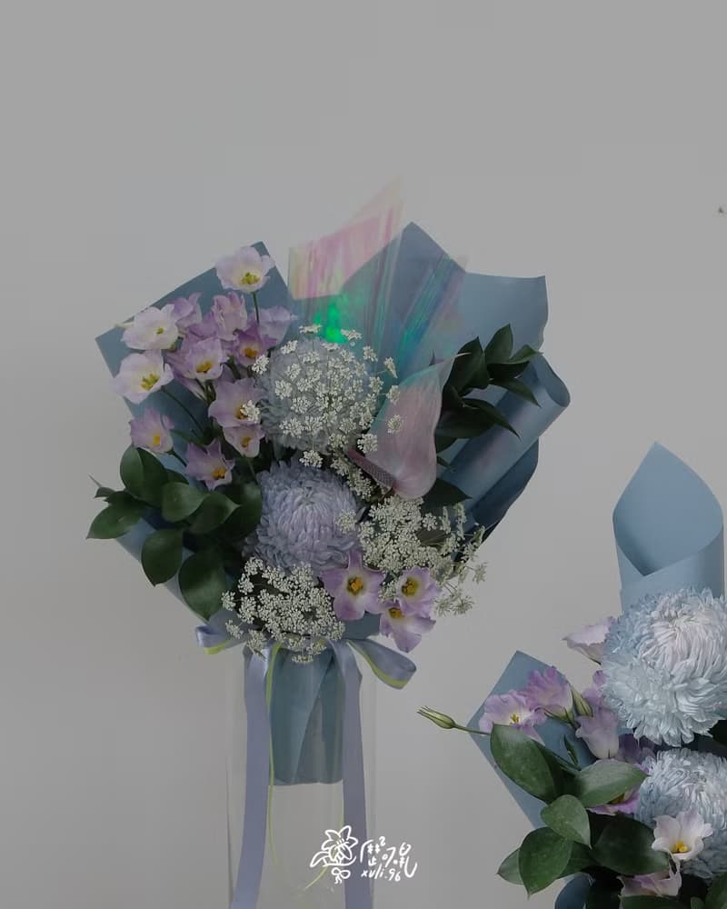 Azure. 藍紫色調 鮮花花束