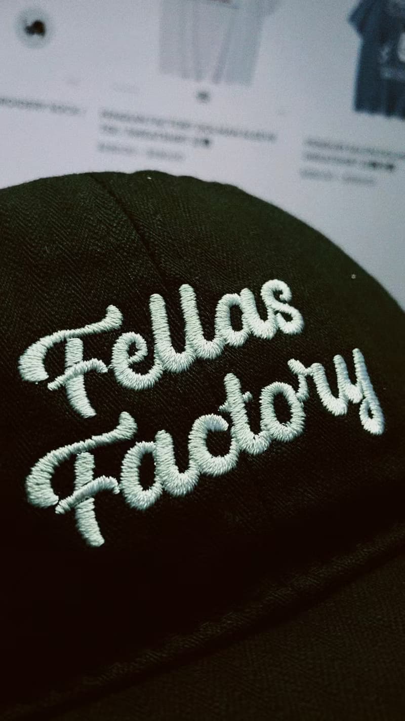 PENGUIN SHORT BRIM CAP / 短帽簷刺繡棒球帽