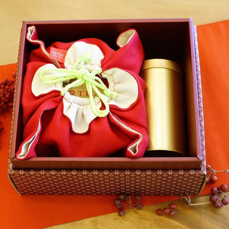 雲山藏金.富貴花開 金罐好茶+茶具大禮盒/ 品茗、花藝、薰香