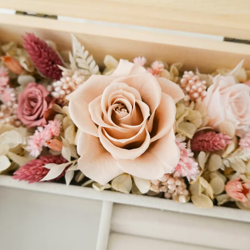 【獨家訂製】永生花珠寶盒-香檳色