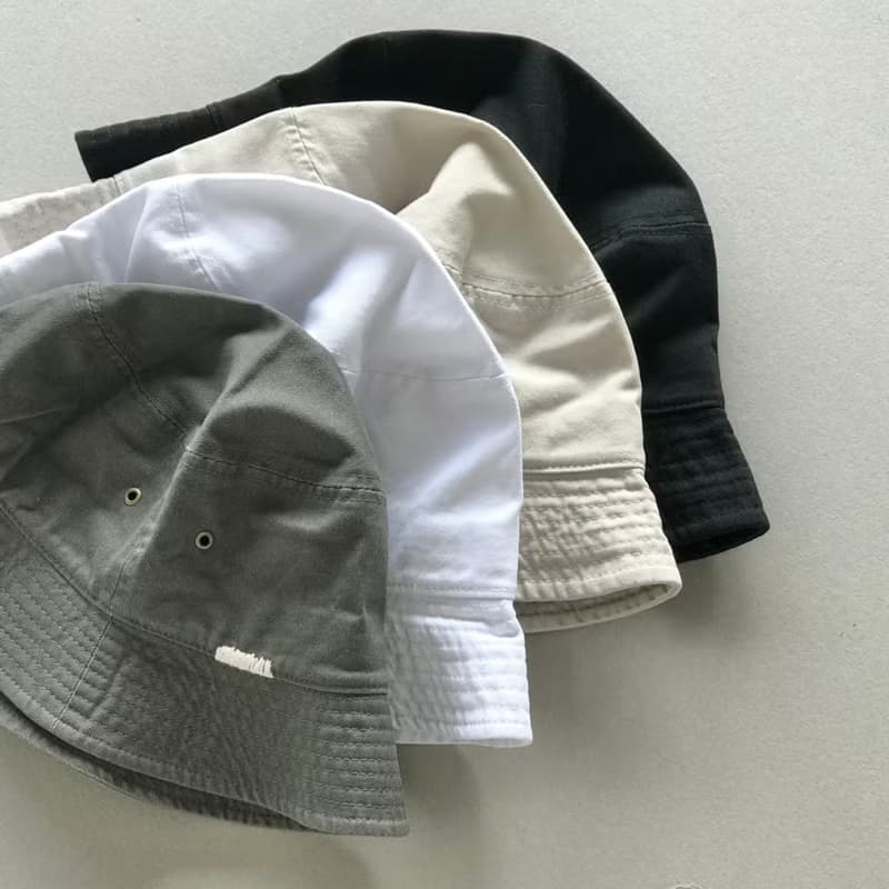 Hand embroidery / Cotton Hat / black / unisex