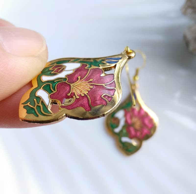 【西洋古董飾品 】景泰藍 花形 紅色花卉 耳勾針 針式耳環