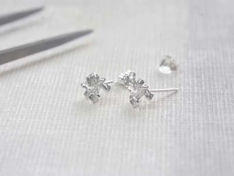 鳶尾花 | 純銀耳環 免費改夾 森林系 立體花朵 手工銀飾 情人禮物
