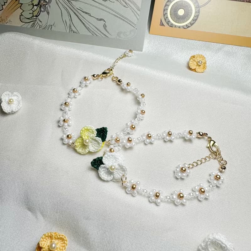 【 原創手作】微鉤小花手鍊 帶葉小花 鉤針 微鉤 畢業禮物 禮物