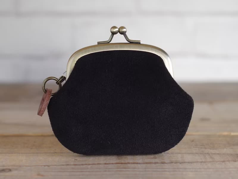 ベロアレザーがま口 コインケース ブラック