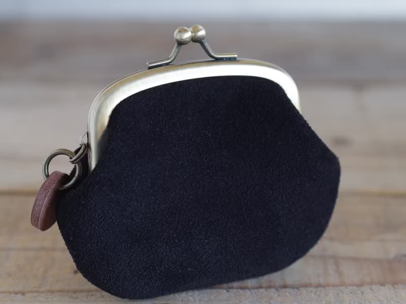 ベロアレザーがま口 コインケース ブラック