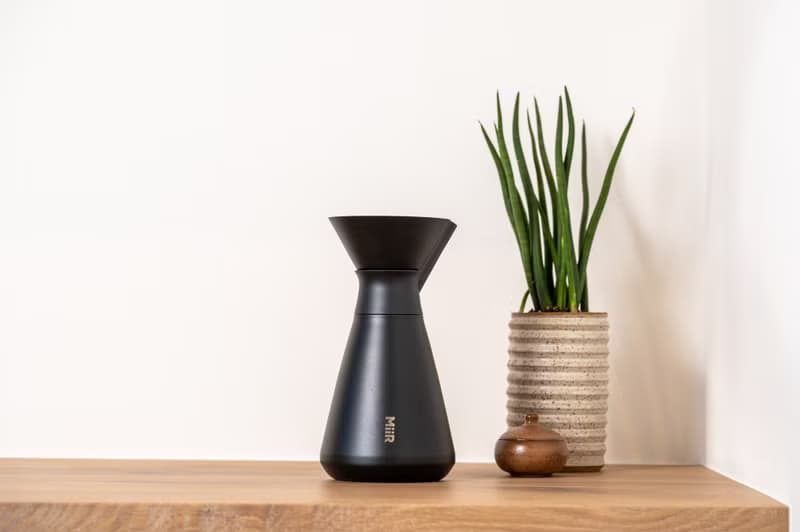 MiiR Carafe 雙層真空 保溫 經典手沖 咖啡濾壺 33oz/1.0L 經典黑