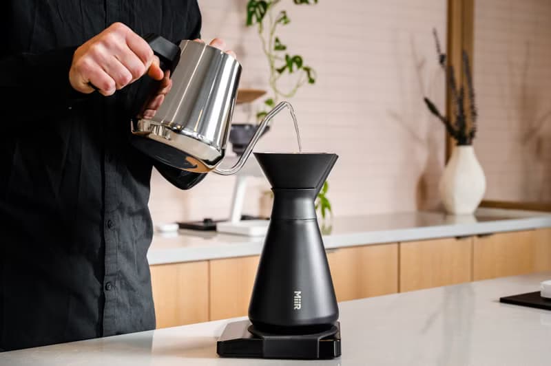 MiiR Carafe 雙層真空 保溫 經典手沖 咖啡濾壺 33oz/1.0L 經典黑