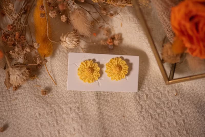 【大雛菊】 雛菊 耳環 微鉤 針織 花 耳飾 耳夾 手作 耳針