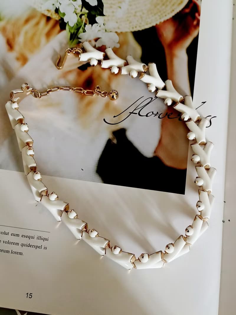 vintage jewelry  TRIFARI  牛奶玻璃仿珊瑚 頸鍊 項鍊