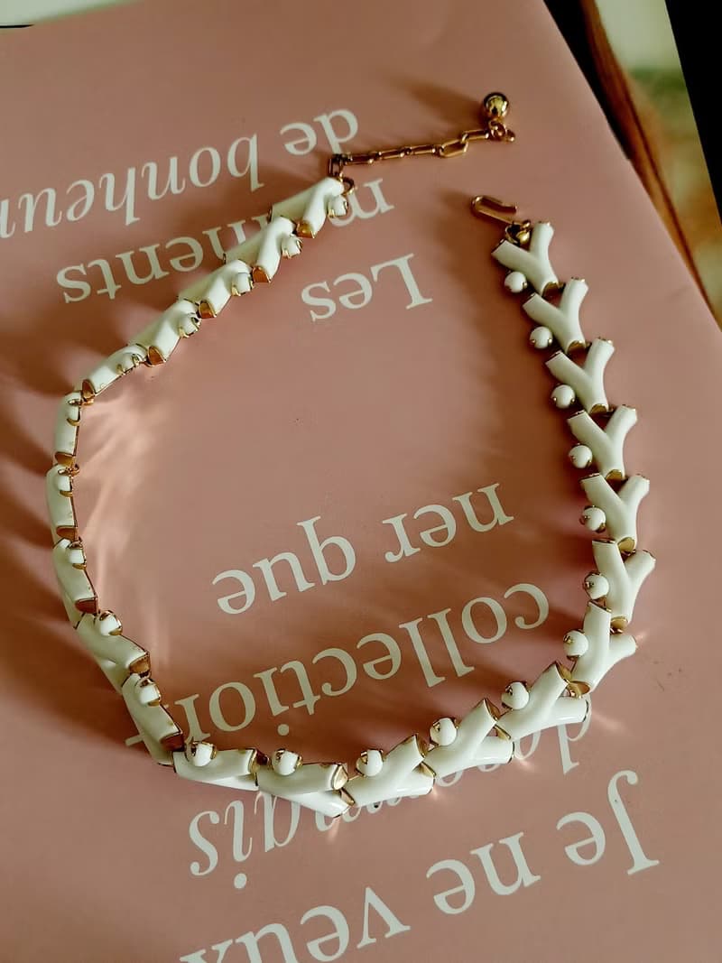 vintage jewelry  TRIFARI  牛奶玻璃仿珊瑚 頸鍊 項鍊