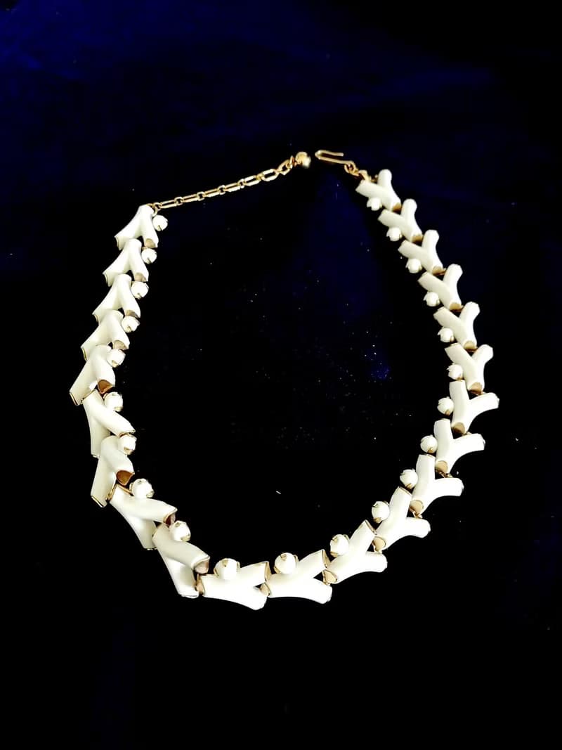 vintage jewelry  TRIFARI  牛奶玻璃仿珊瑚 頸鍊 項鍊