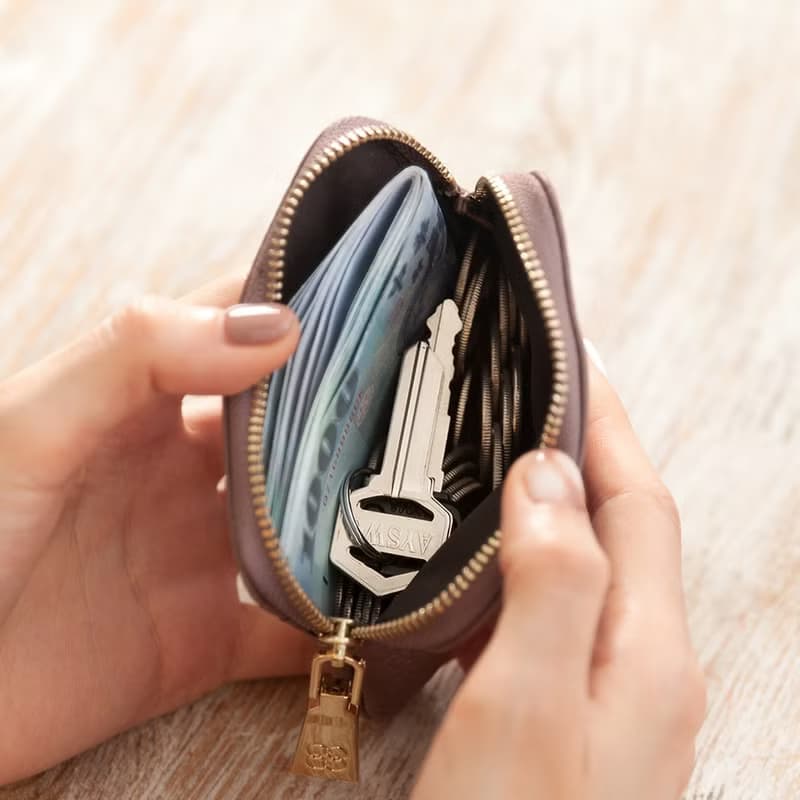 CHENSON 真皮手機包+ 真皮3卡零錢包 包夾二件組(P24545+W00820)