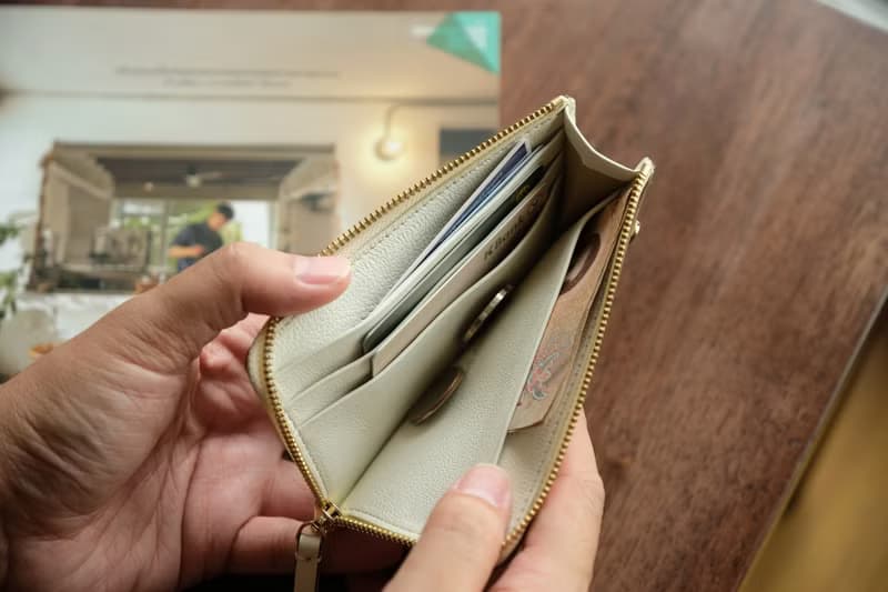 L-Zippy 卡片持有者錢包 - 珍珠白 (真皮皮夾) - 個性化錢包