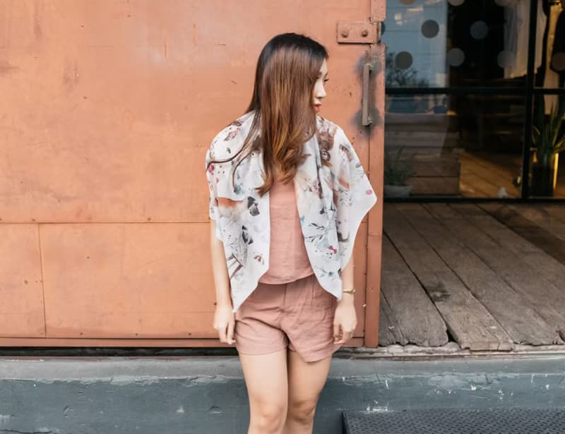 狗狗來襲 - 手工絲巾/圍巾 (奶油色)