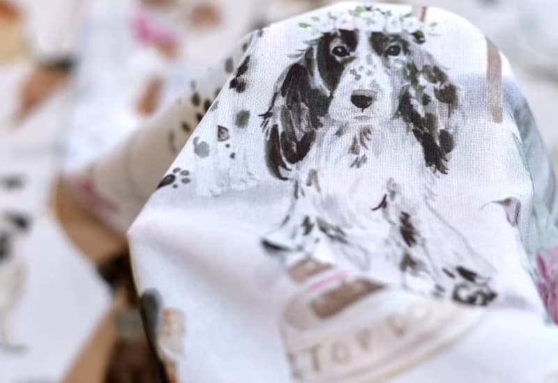 狗狗來襲 - 手工絲巾/圍巾 (奶油色)