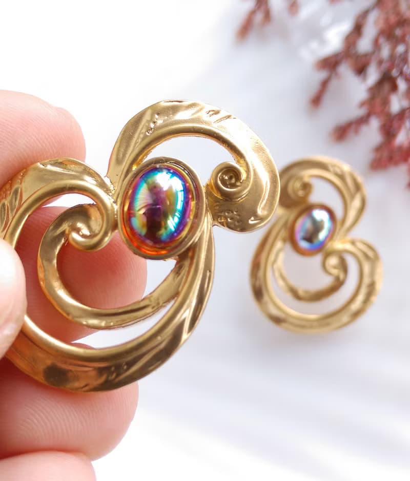 Vintage Jewelry 西洋古董飾品 AVON 啞光 霓光 花體  針式耳環