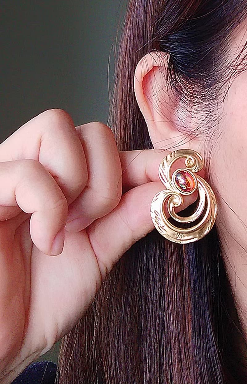 Vintage Jewelry 西洋古董飾品 AVON 啞光 霓光 花體  針式耳環