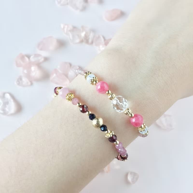 娃娃裙。草莓晶 白水晶 紅紋玉髓 14K包金 天然石 手鍊