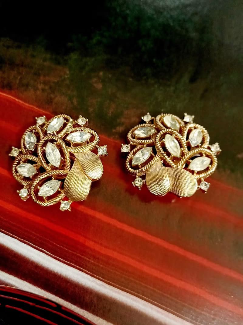 vintage jewelry Trifari 經典稀有刷金愛心萊茵花卉 夾式耳環