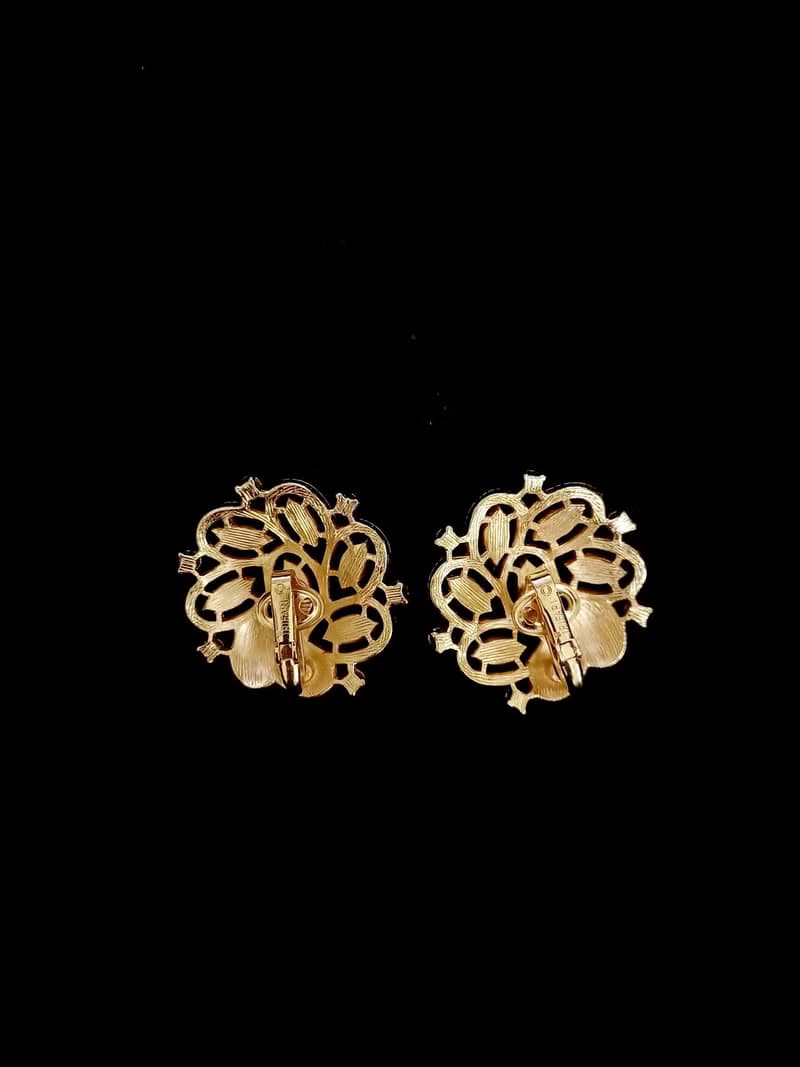 vintage jewelry Trifari 經典稀有刷金愛心萊茵花卉 夾式耳環