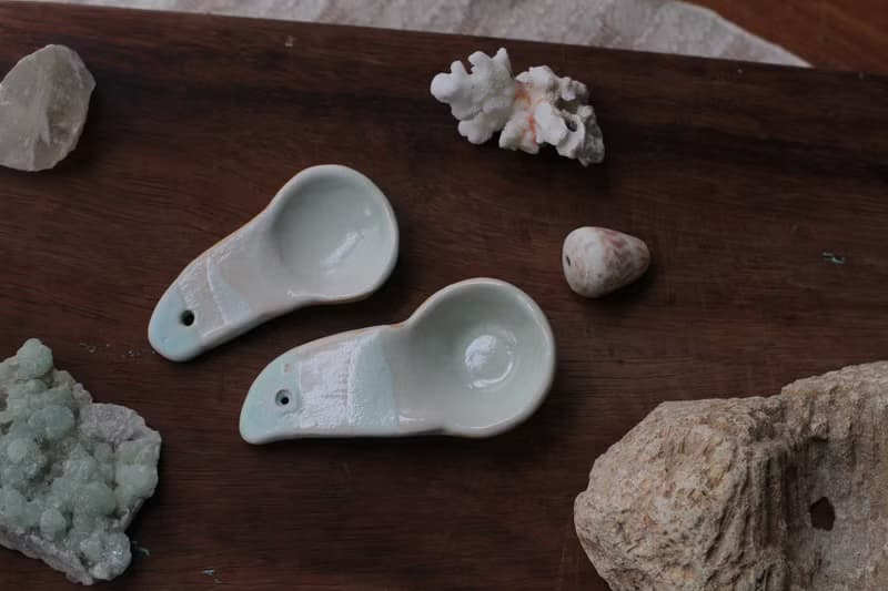 純手捏淡藍色小鳥形象陶瓷湯匙/陶匙(1對)