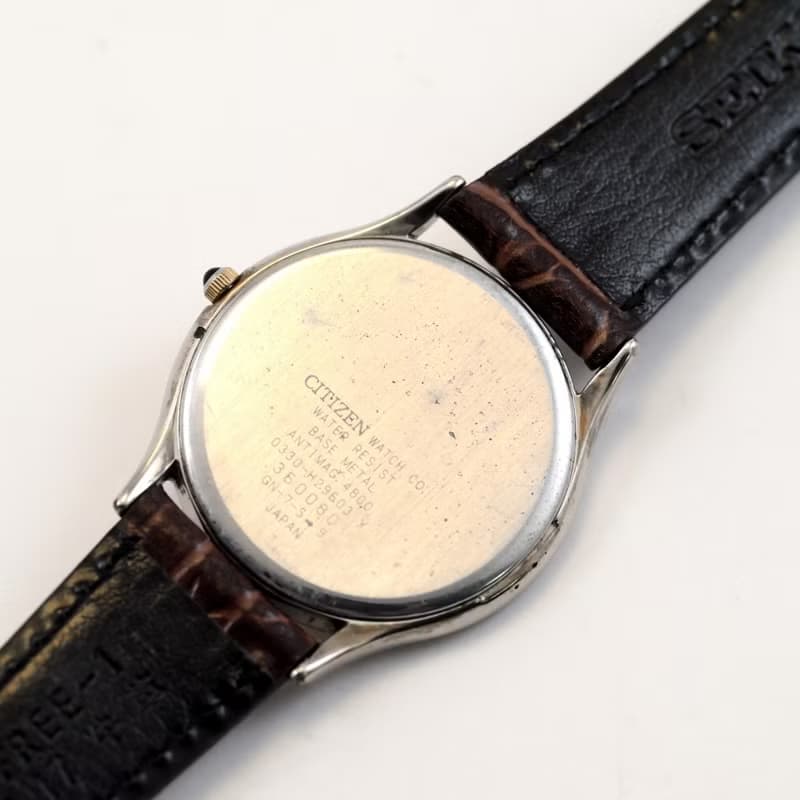 CITIZEN Exceed 男性用 ユニセックス クォーツ 腕時計 ローマ数字 33mm 薄型5mm厚 耐磁  手錶