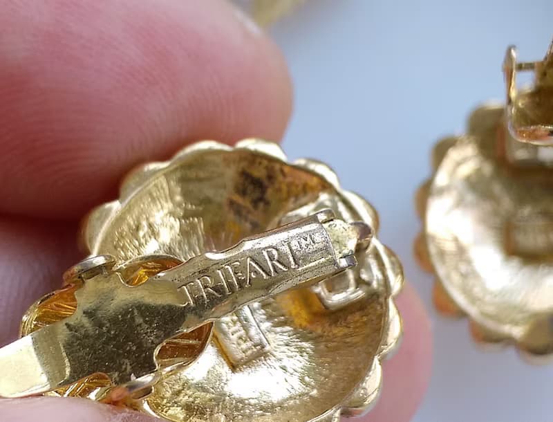 Vintage Jewelry 西洋古董飾品 TRIFARI 簡約 小巧  夾式耳環