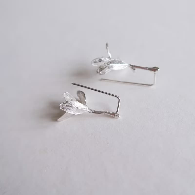 森林系 925純銀 不對稱 小茂葉 耳環 耳夾 一對  免費送禮包裝