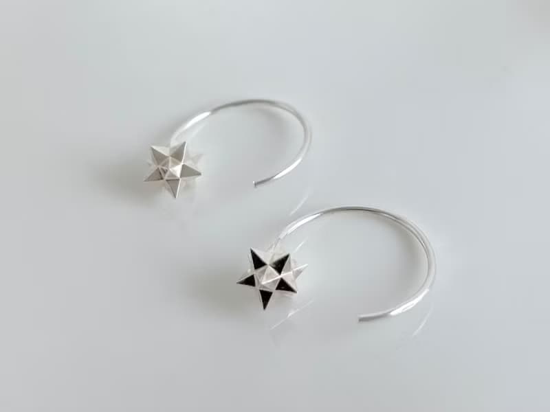 流れ星のフープピアス