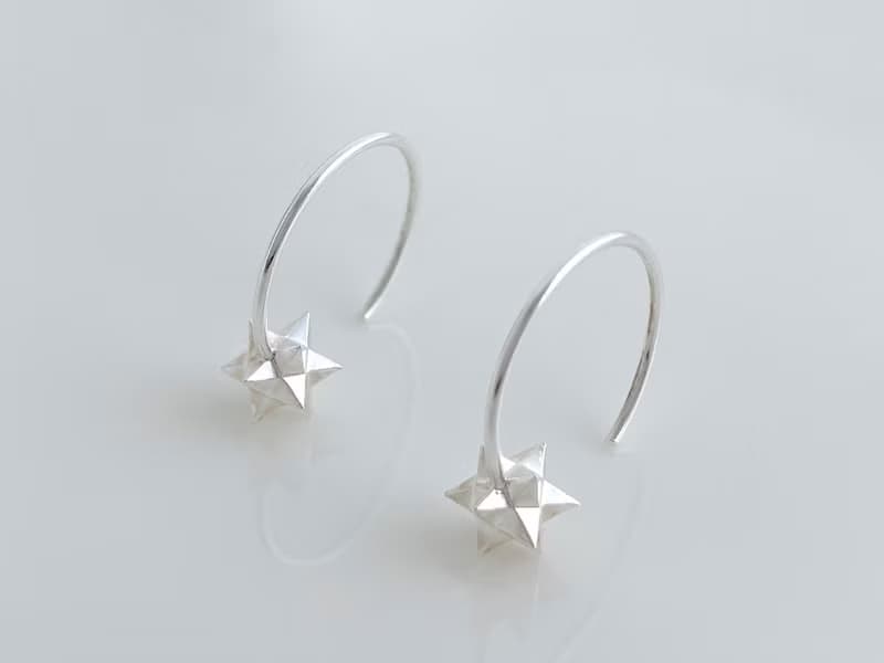 流れ星のフープピアス