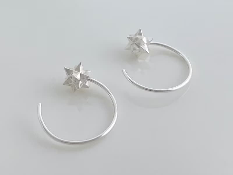 流れ星のフープピアス