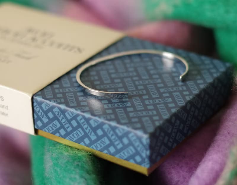 古董經典銀色開口手鐲手環 1978年 AVON BR142