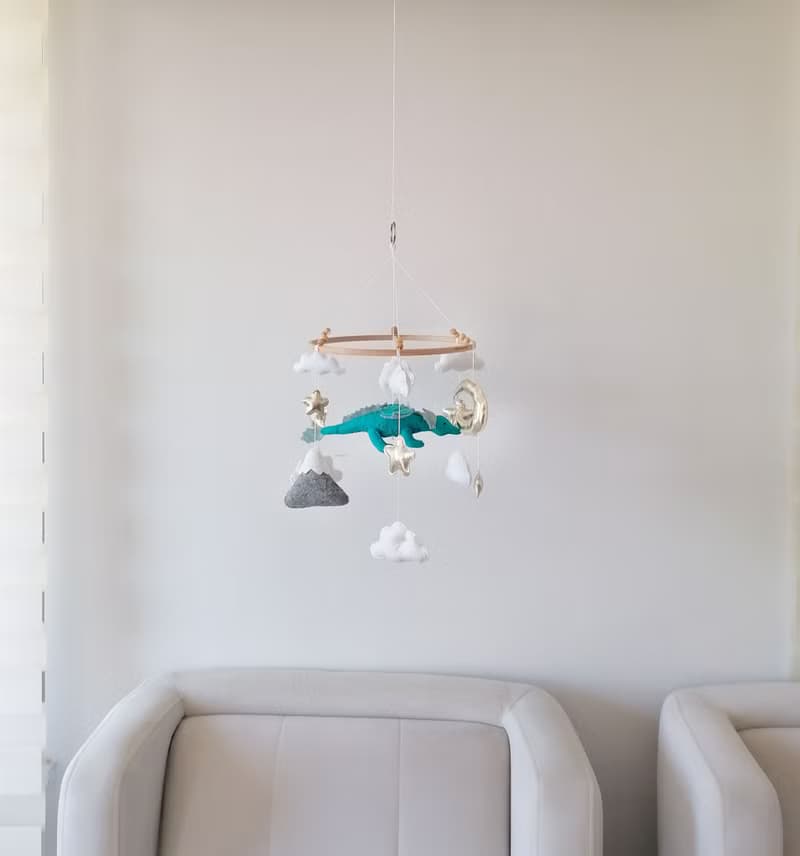 Dragon Baby Mobile Felt,Baby Shower Gift,Dragon Crib Cot Nursery Mobile Decor