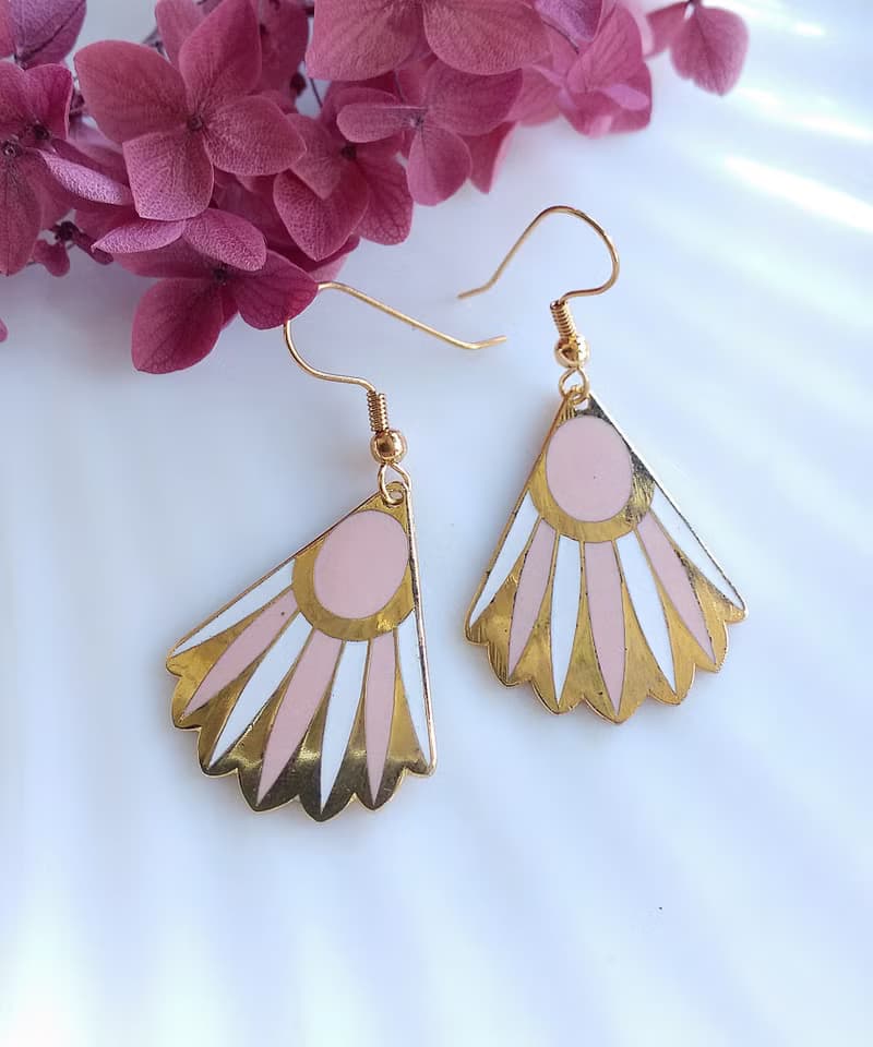 Vintage Jewelry 西洋古董飾品 景泰藍 粉嫩裙襬 耳勾 針式耳環
