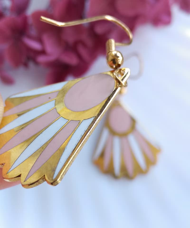 Vintage Jewelry 西洋古董飾品 景泰藍 粉嫩裙襬 耳勾 針式耳環