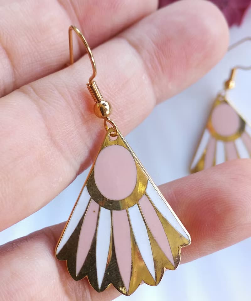 Vintage Jewelry 西洋古董飾品 景泰藍 粉嫩裙襬 耳勾 針式耳環
