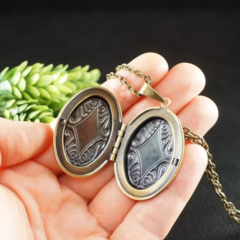 Green Moss Agate Photo Locket Keepsake Pendant Necklace Memorable Gift Jewelry