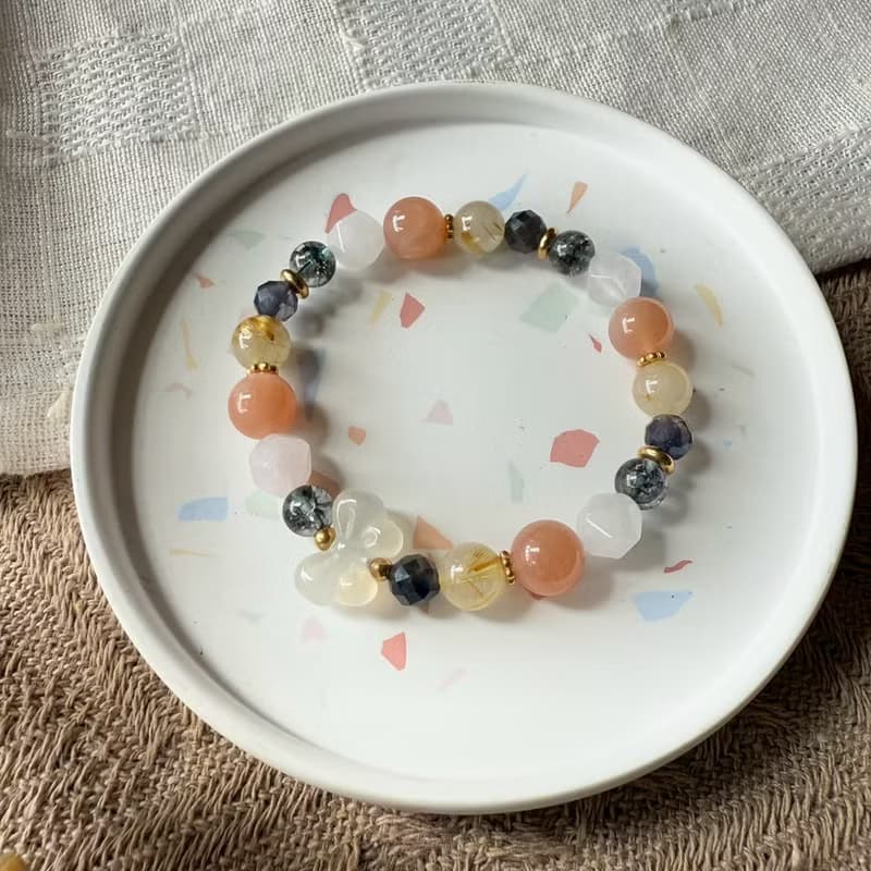 可愛白瑪瑙蝴蝶結彈性手鍊