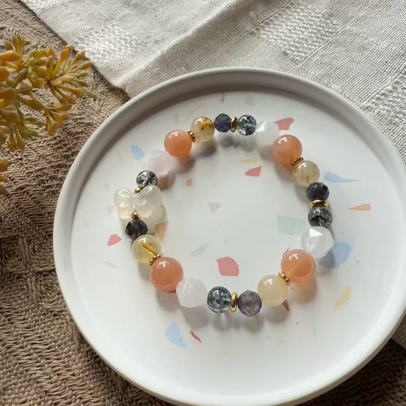 可愛白瑪瑙蝴蝶結彈性手鍊