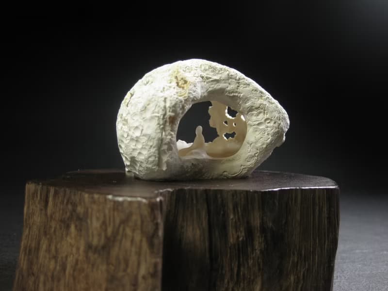 雕件 空 白皮黃玉髓/小洞窟中靜靜欣賞光與水的景致