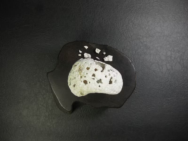 雕件 空 白皮黃玉髓/小洞窟中靜靜欣賞光與水的景致