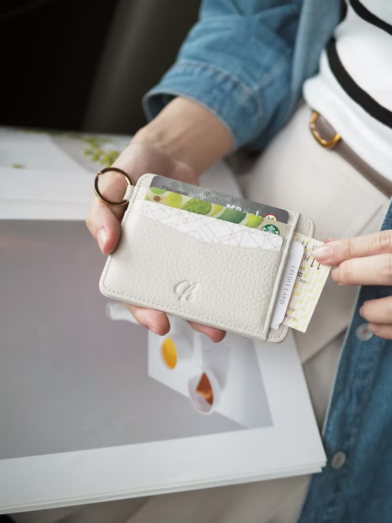 June (Sea salt) :  Multi-card holder, card case, Slim wallet, Cream-White