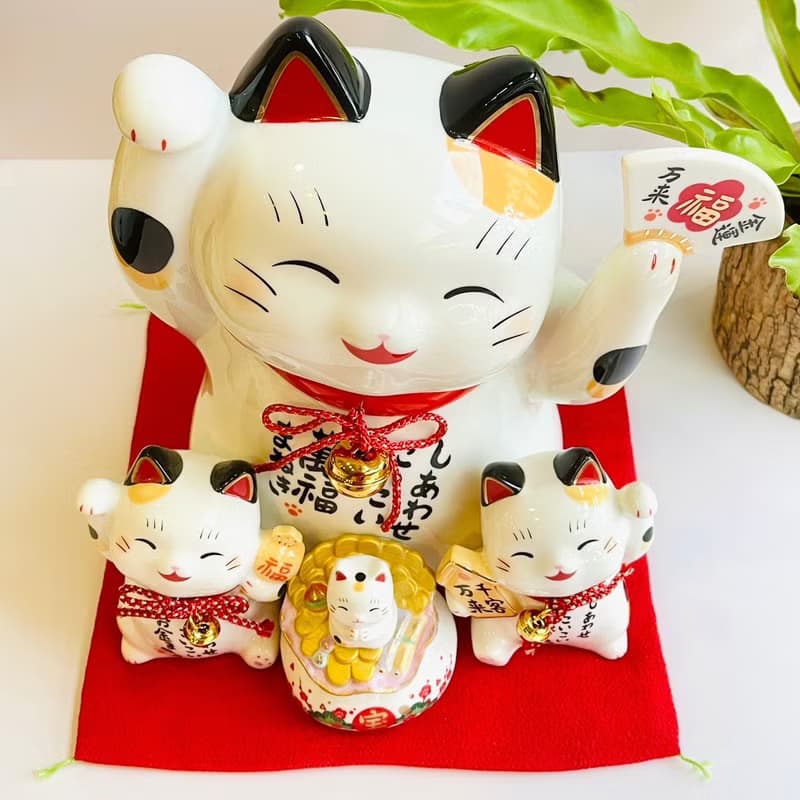 【店面/玄關擺飾】瀨戶燒-眾貓迎福 大型彩繪招財貓存錢筒28cm