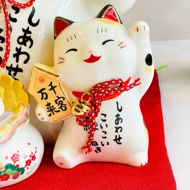 【店面/玄關擺飾】瀨戶燒-眾貓迎福 大型彩繪招財貓存錢筒28cm