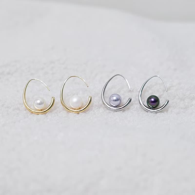 Eira | 極簡質感 蛋形珍珠流線耳勾 Swarovski | 雞蛋耳環