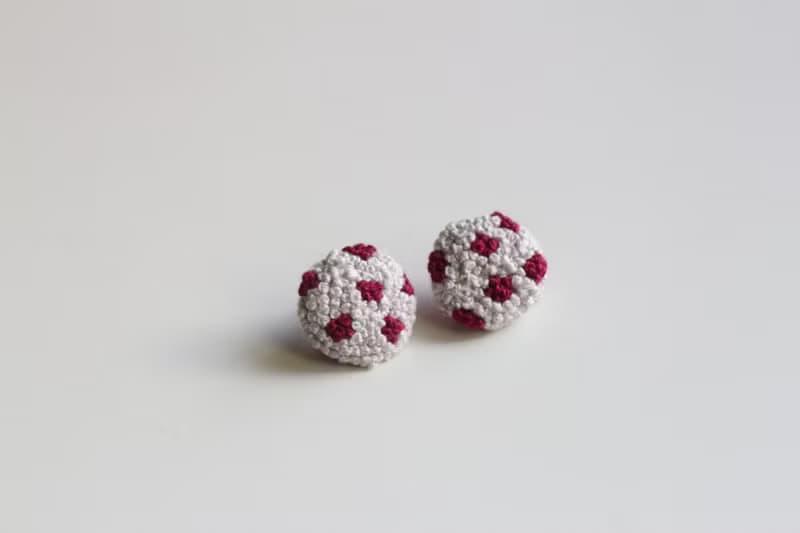 點點刺繡耳環 / 耳針款