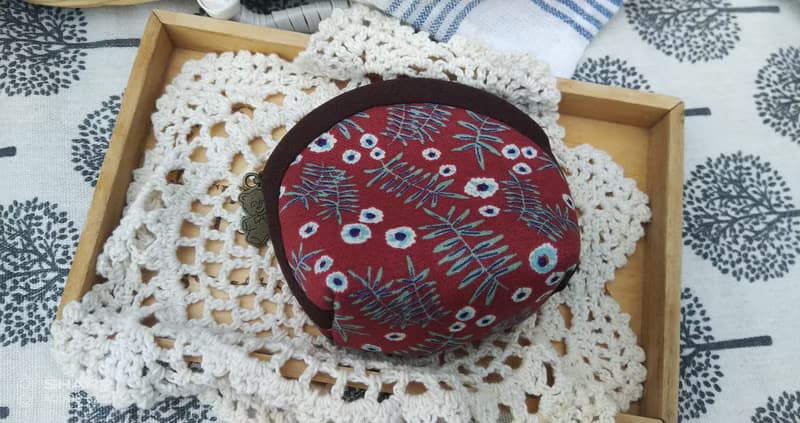質感紅底小碎花手縫拉鍊零錢包 收納包